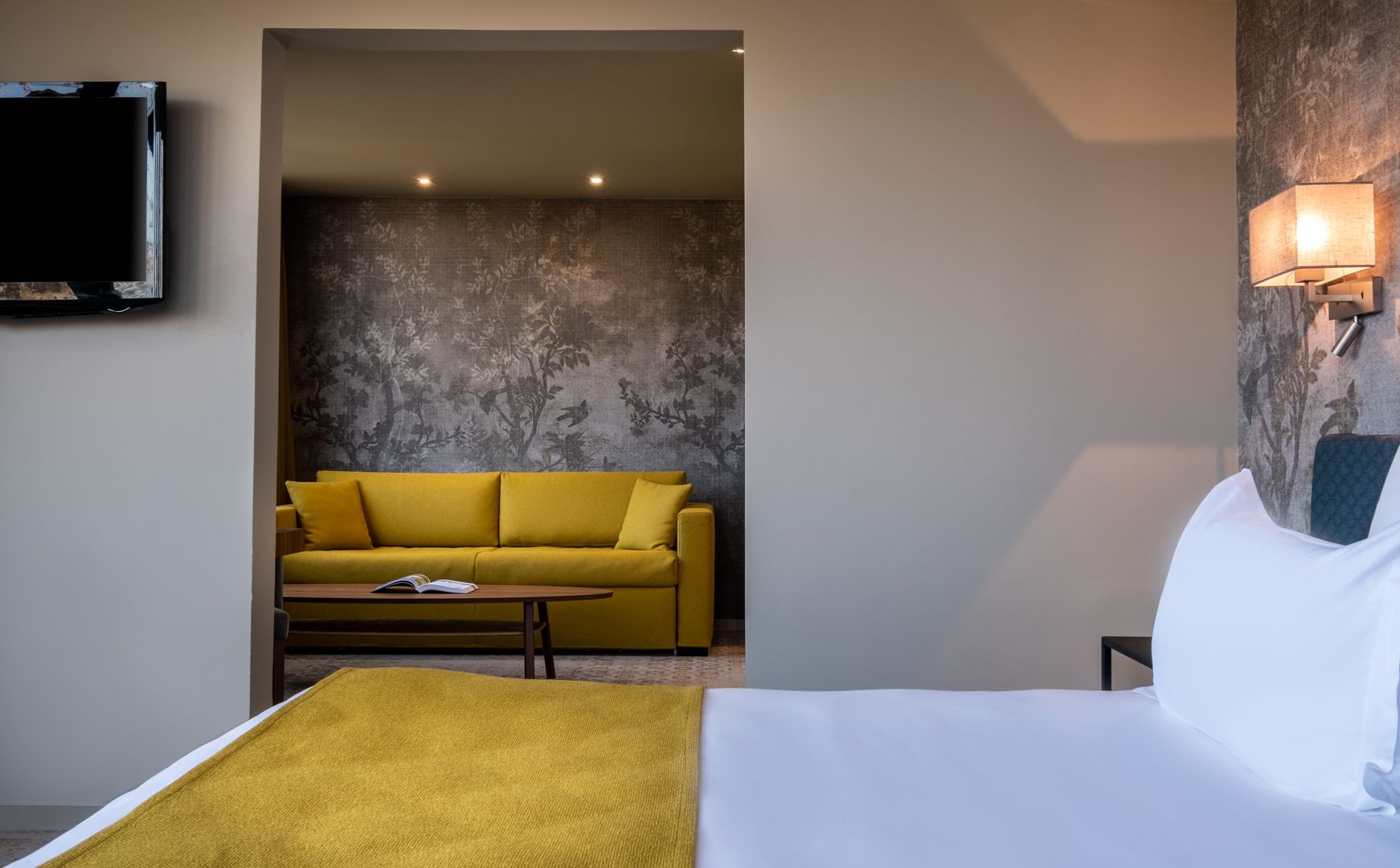 minibar, in-room safe, individually decorated, individually furnished