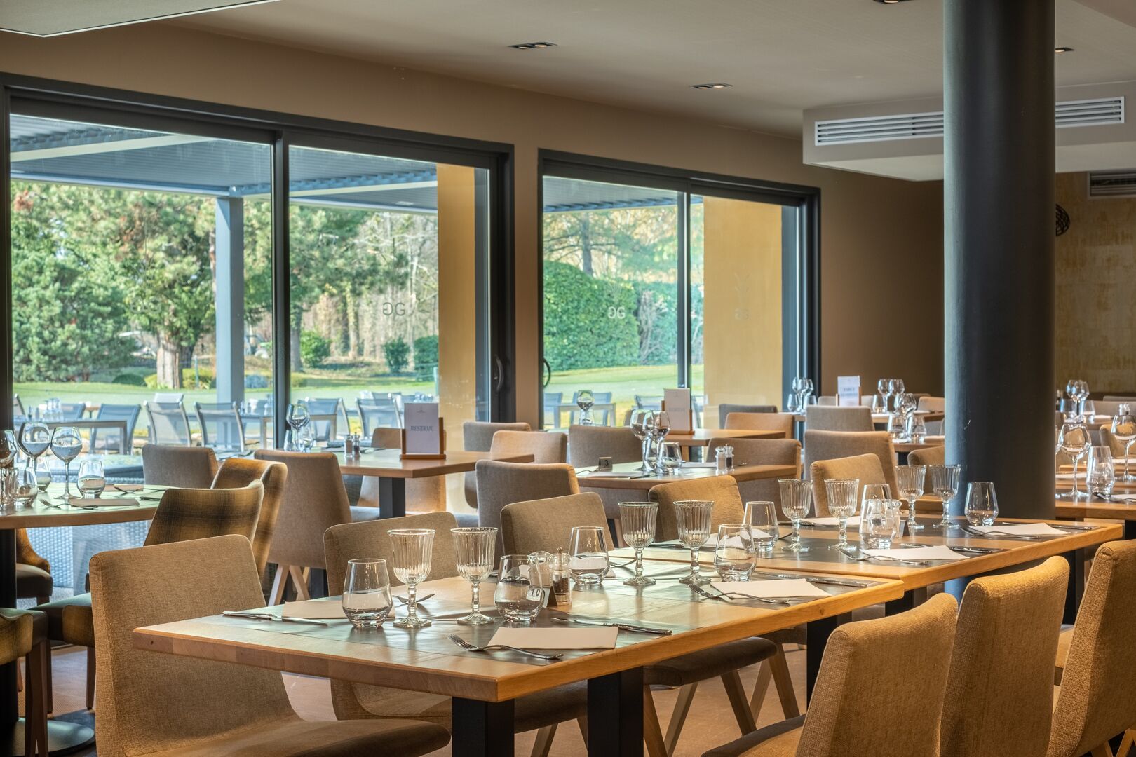 lunch and dinner served, french cuisine