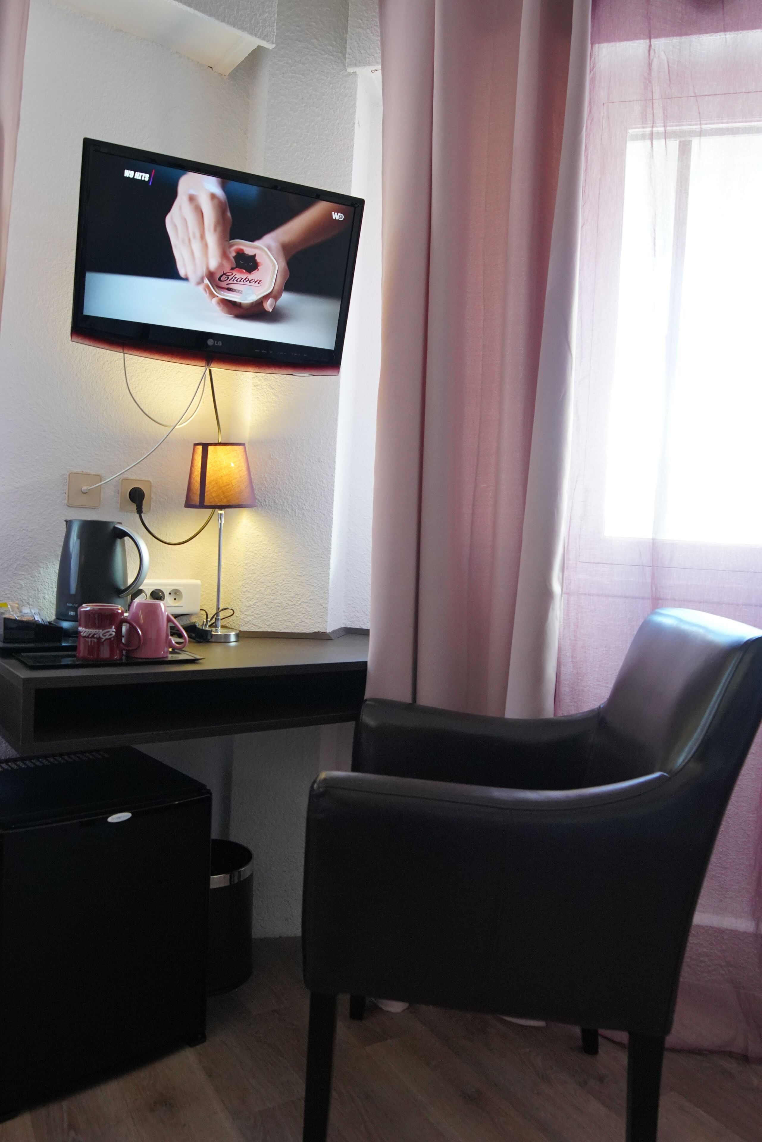 junior suite | premium bedding, free minibar, desk, iron/ironing board