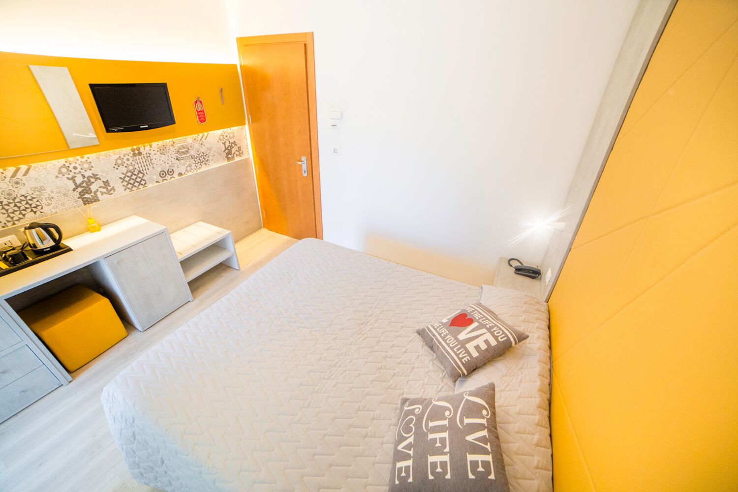 design double room, 1 bedroom, refrigerator, courtyard view | minibar, in-room safe, desk, free wifi