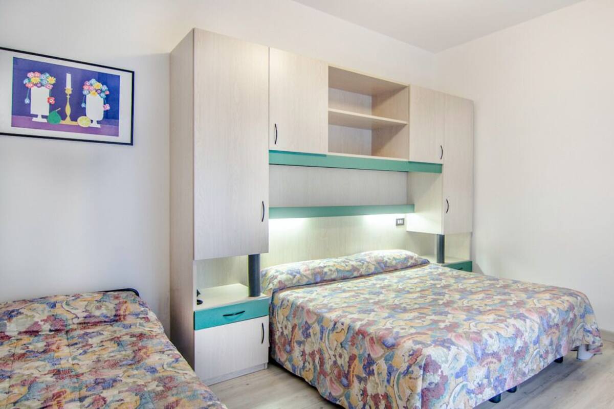 Triple Room | Minibar, in-room safe, desk, WiFi (free)