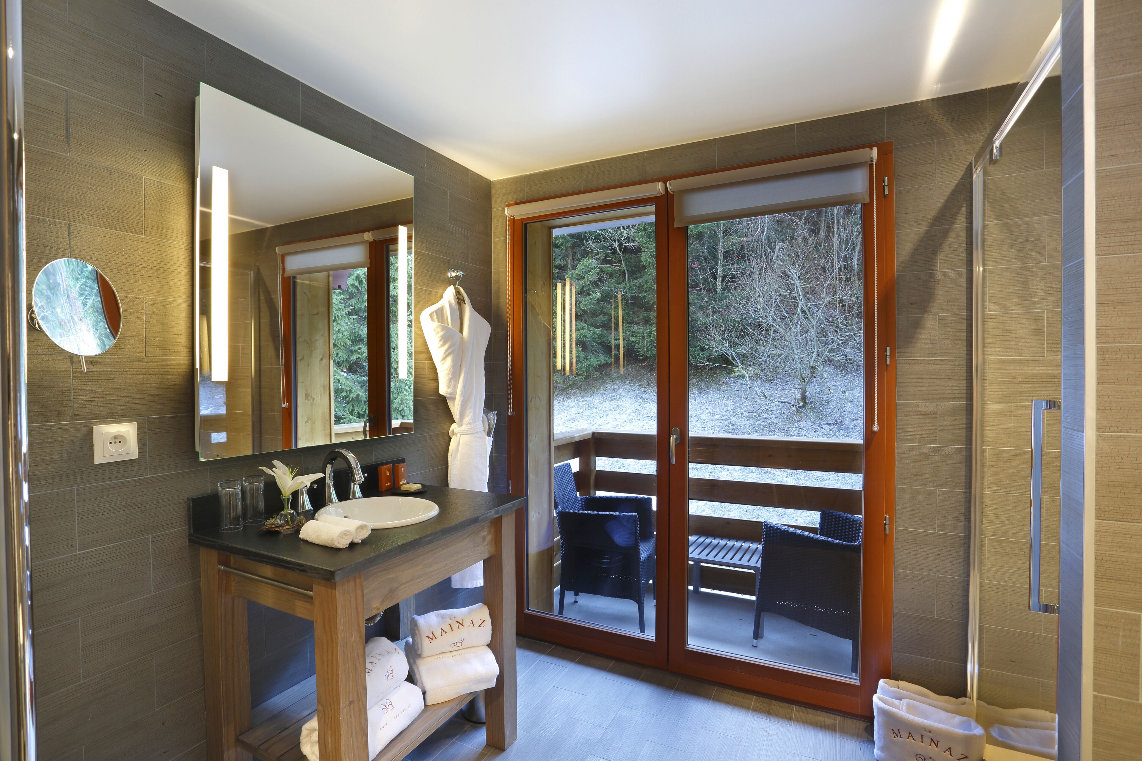 premium double room, balcony | bathroom | designer toiletries, hair dryer, bathrobes, slippers