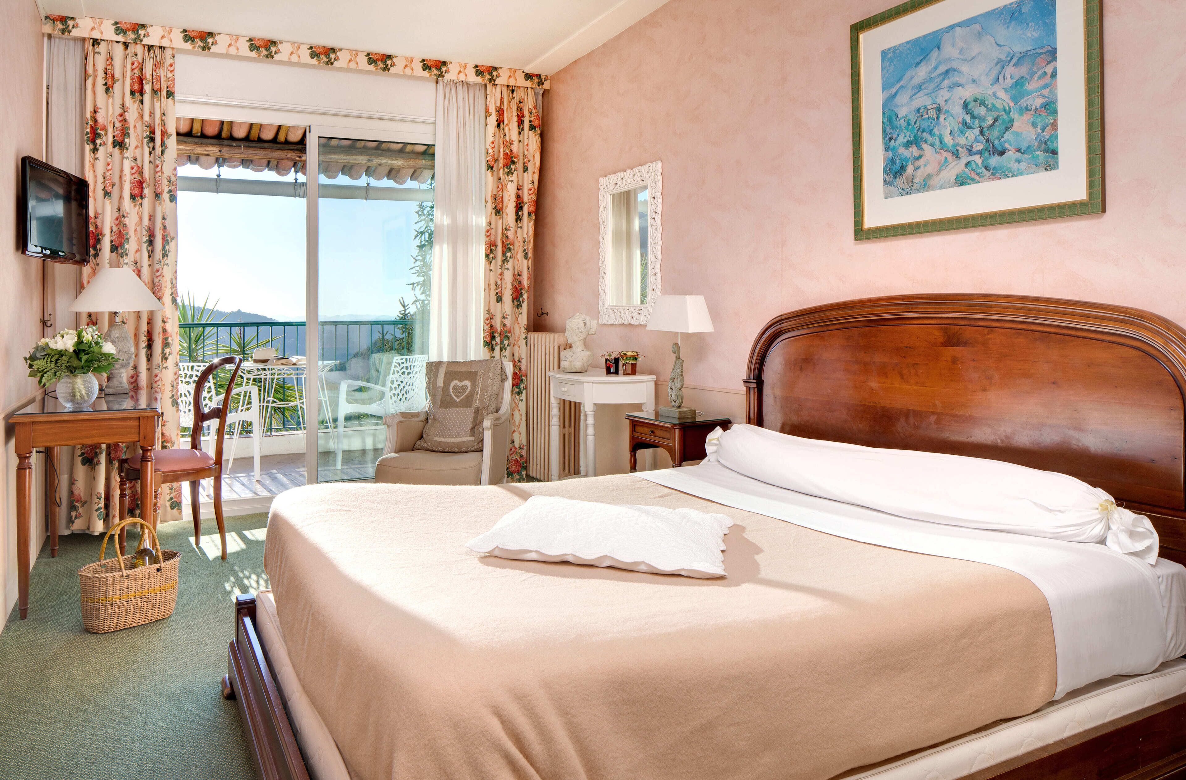 superior double room (loggia, village view) | free wifi, bed sheets