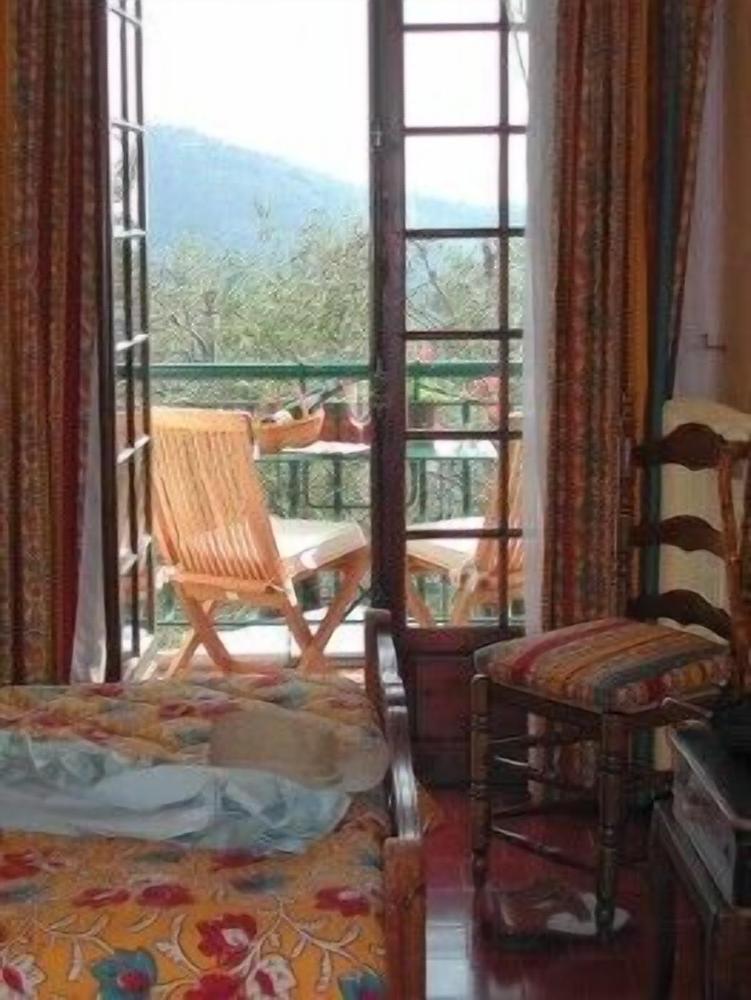 standard double room, bathtub | balcony