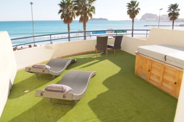 Double Room, 1 Queen Bed, Jetted Tub, Sea View | Terrace/patio