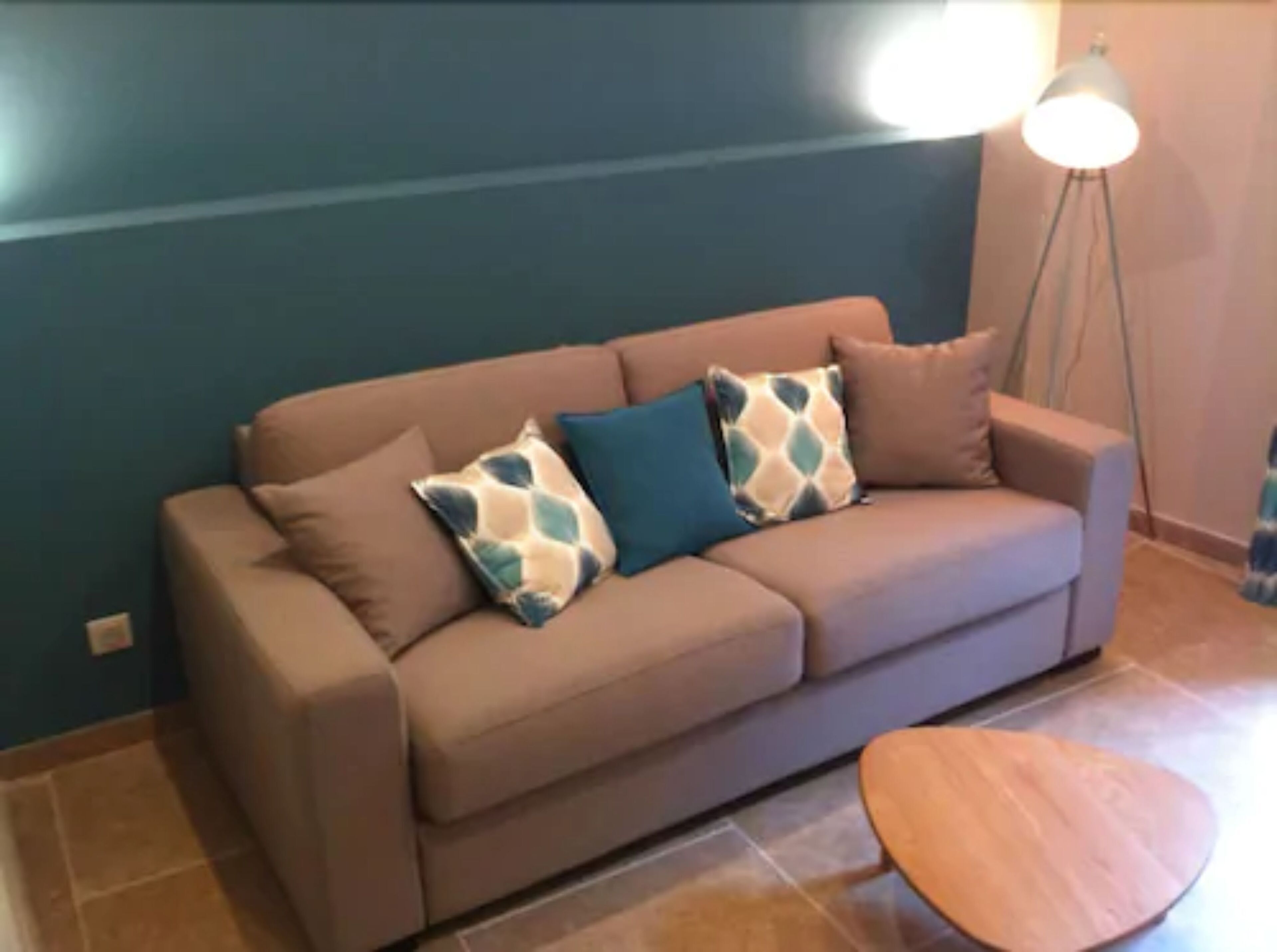 suite | in-room safe, desk, soundproofing, free wifi