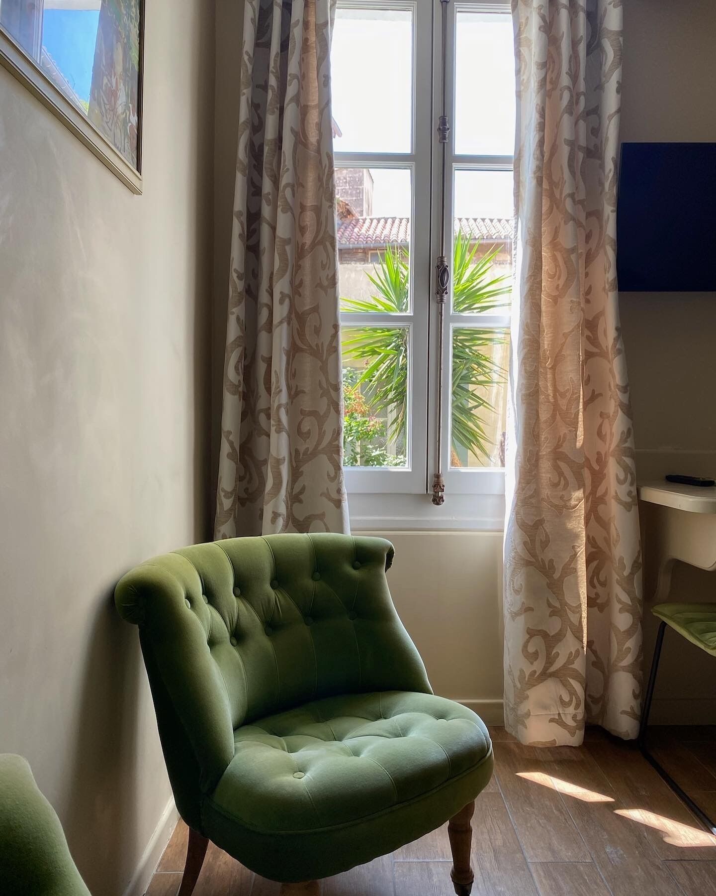 standard double room | in-room safe, desk, soundproofing, free wifi