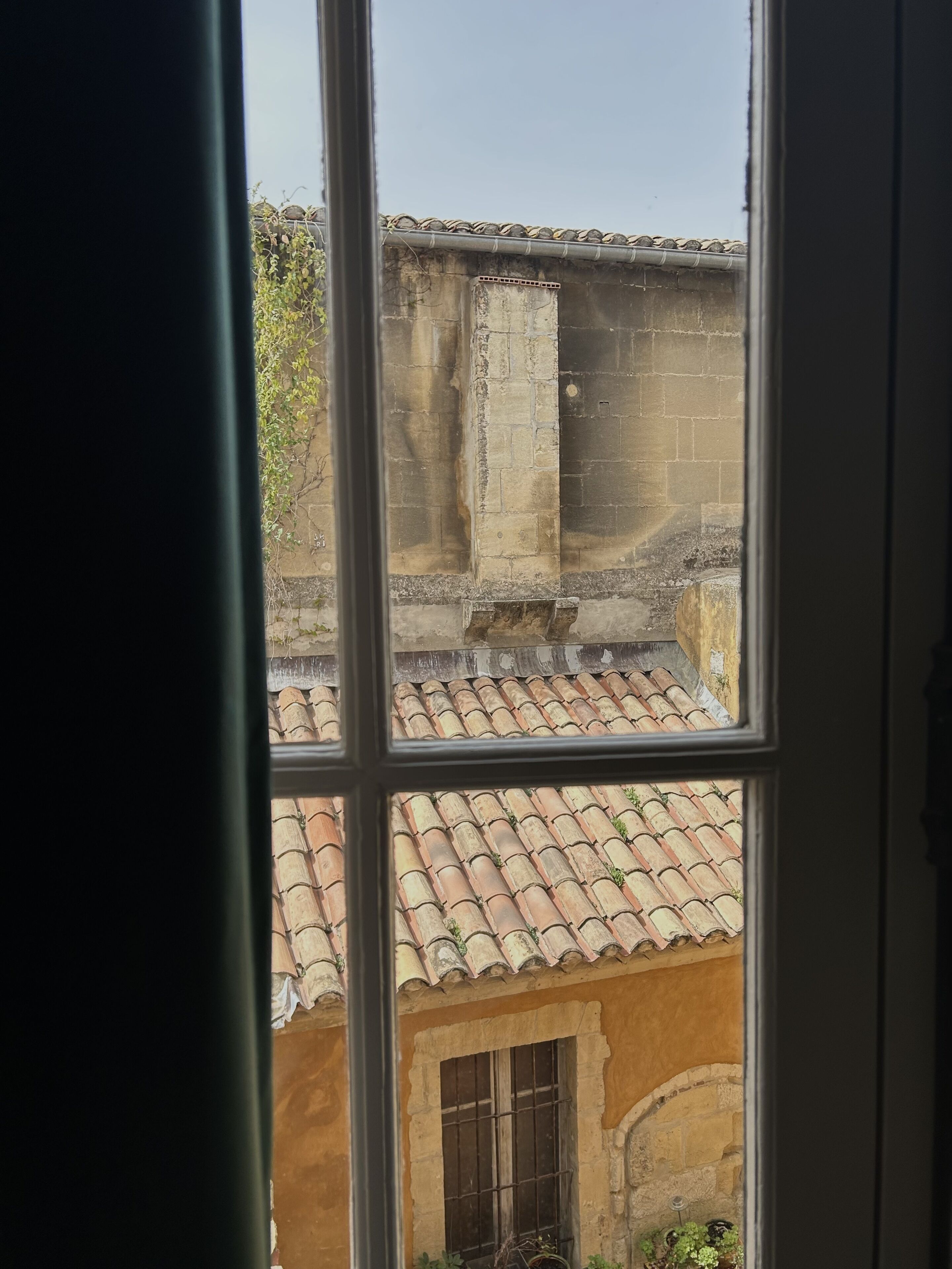 in-room safe, desk, soundproofing, free wifi