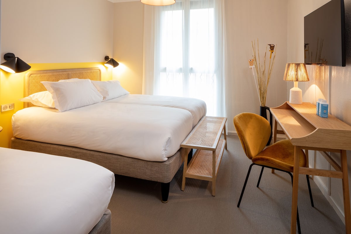 Triple Room, 3 Twin Beds | Premium bedding, in-room safe, desk, blackout drapes