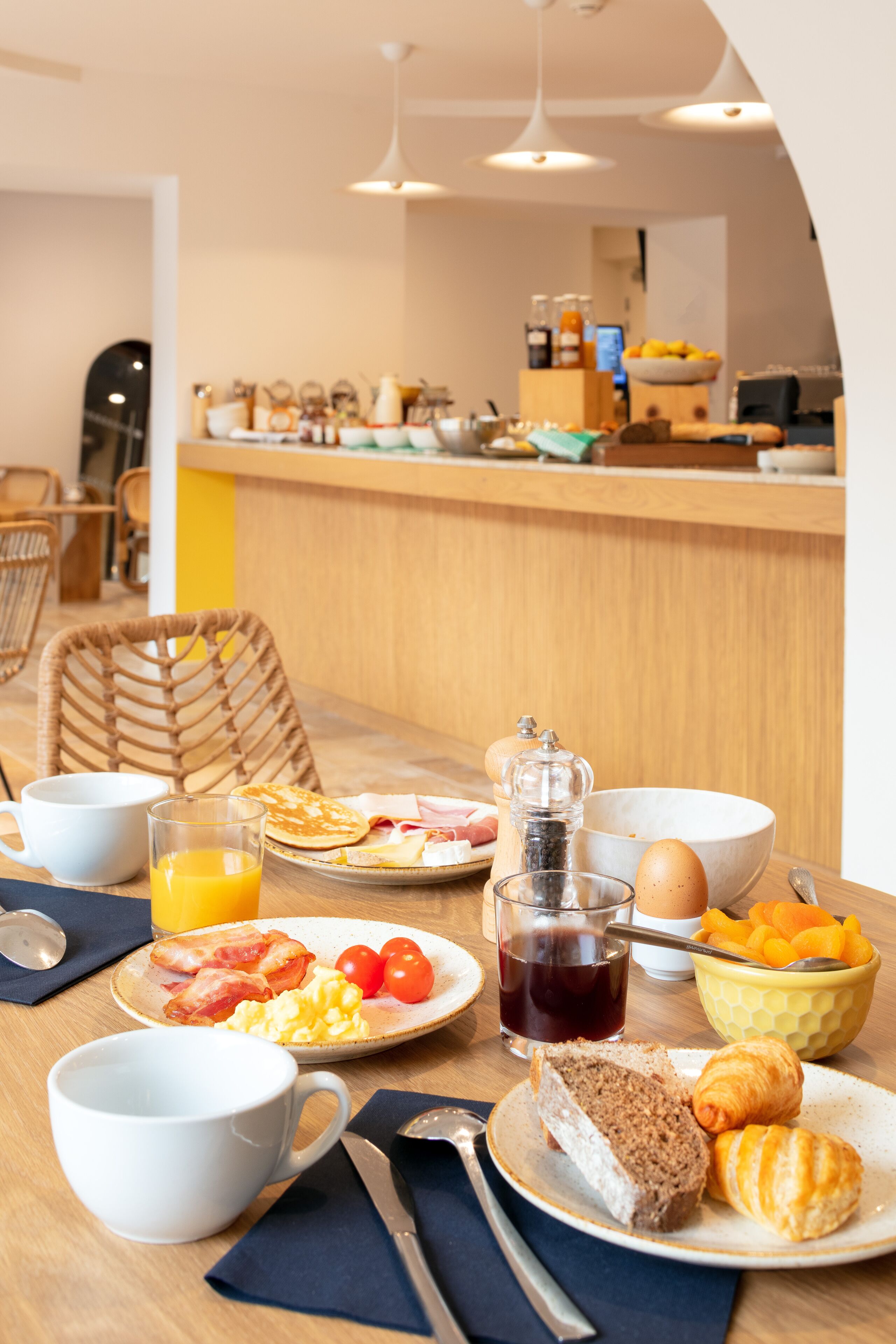 daily buffet breakfast (eur 15 per person)