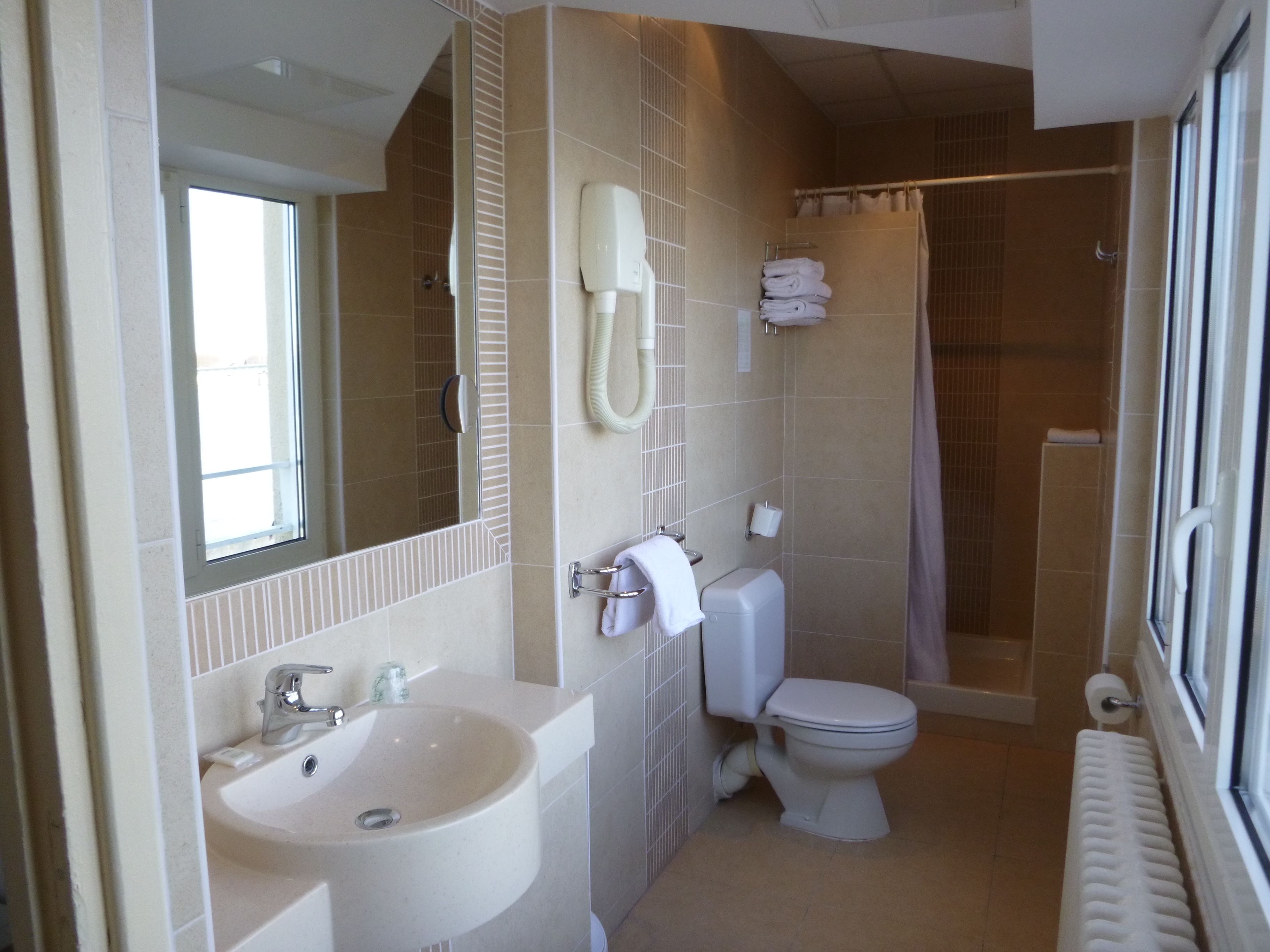 superior double room, rhone view | bathroom | combined shower/bathtub, free toiletries, hair dryer, towels