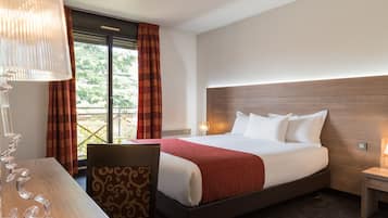 Tweepersoonskamer | Een bureau, een strijkplank/strijkijzer, gratis wifi, beddengoed