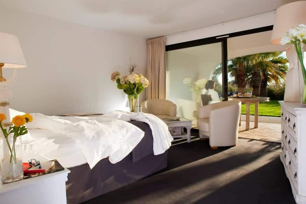 Superior Double Room | 2 bedrooms, premium bedding, minibar, in-room safe