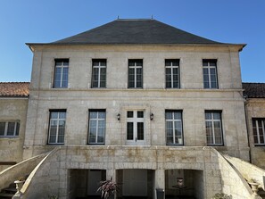 Exterior - Domaine de Roullet (Roullet-Saint-Estephe)