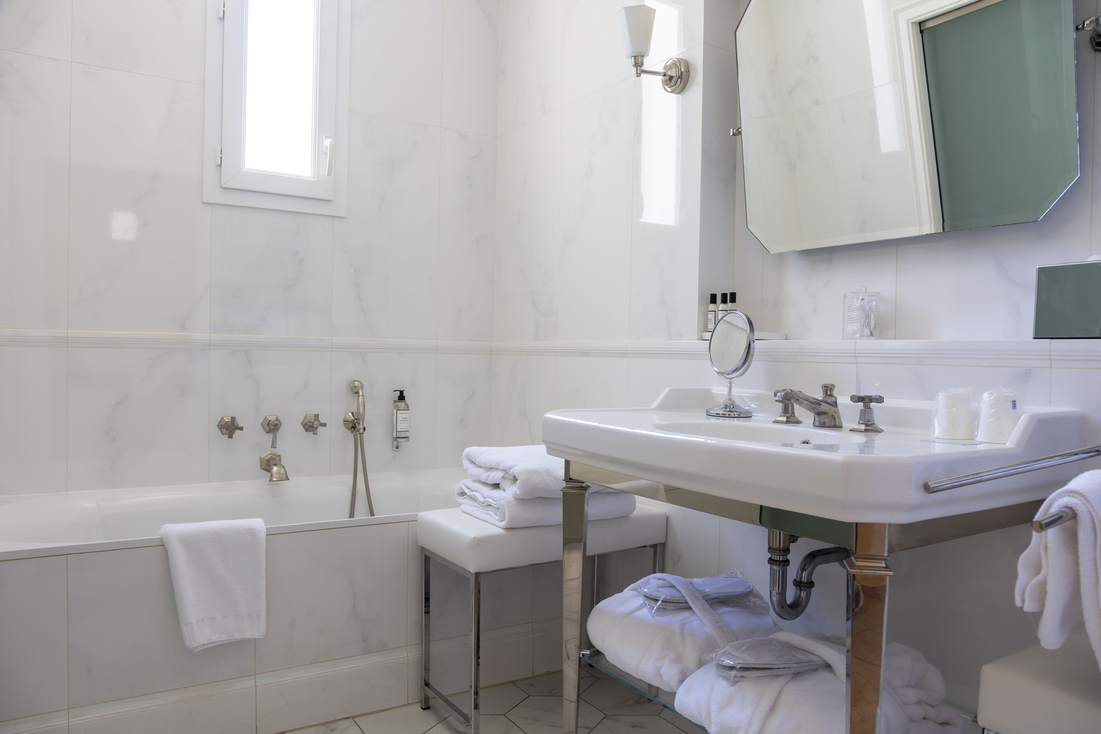 shower, free toiletries, hair dryer, slippers