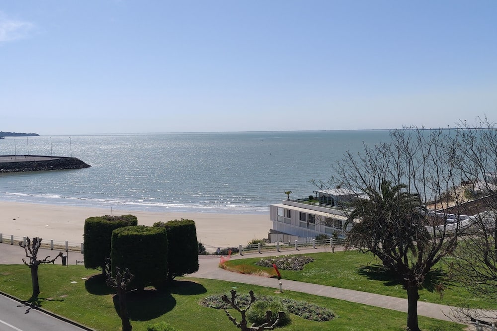 Logis Hotel Les Bleuets