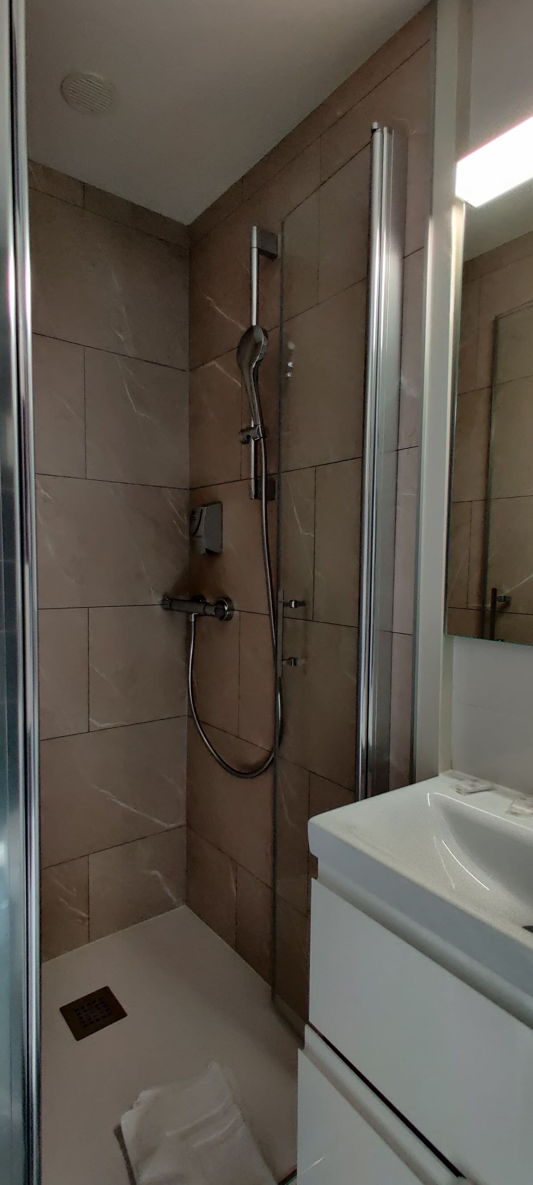 standard double room, 1 double bed, sea view (petite chambre) | bathroom | free toiletries, hair dryer, towels, soap