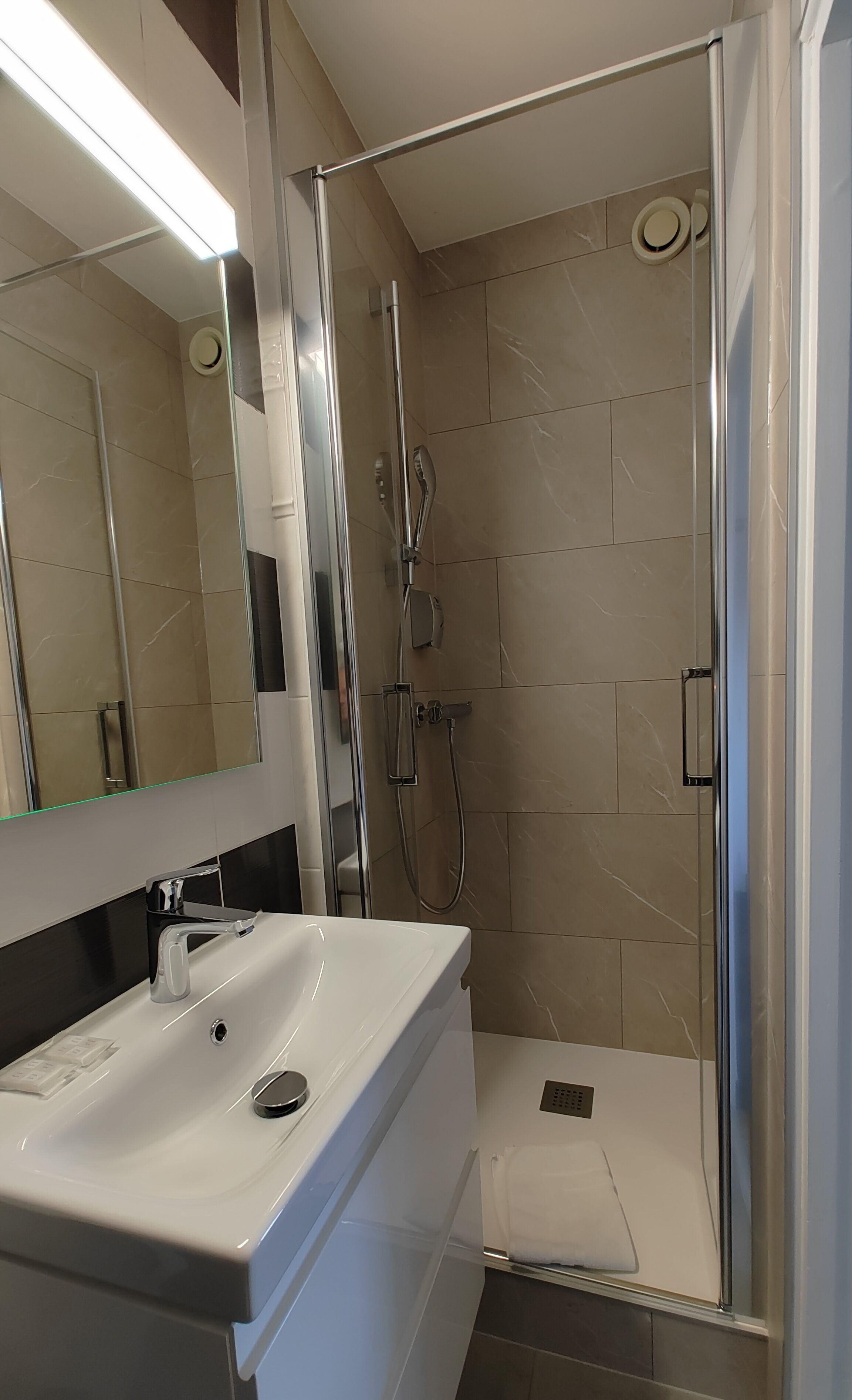 Bathroom shower