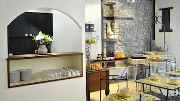 Daily buffet breakfast (EUR 9.9 per person)