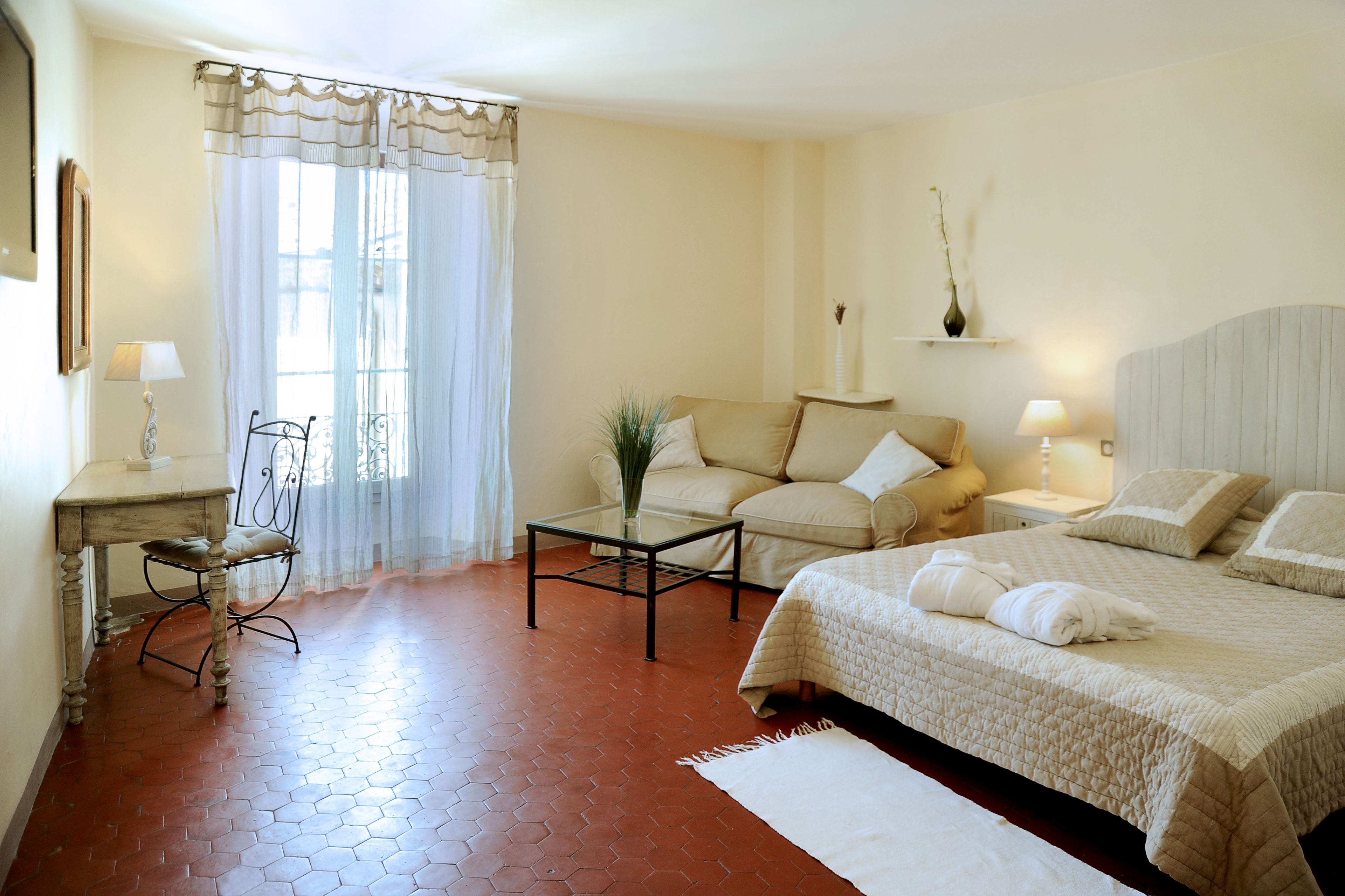 superior room | living room | flat-screen tv