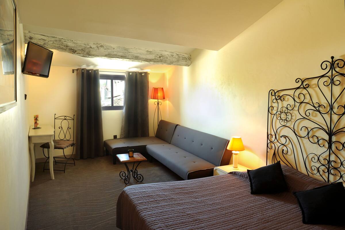 superior room | living room | flat-screen tv