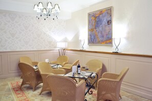 Bar (on property) - Châteaux et Demeures Vallée De L'arc (Trets)