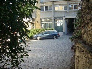 Self-parking (surcharge) 10 per day