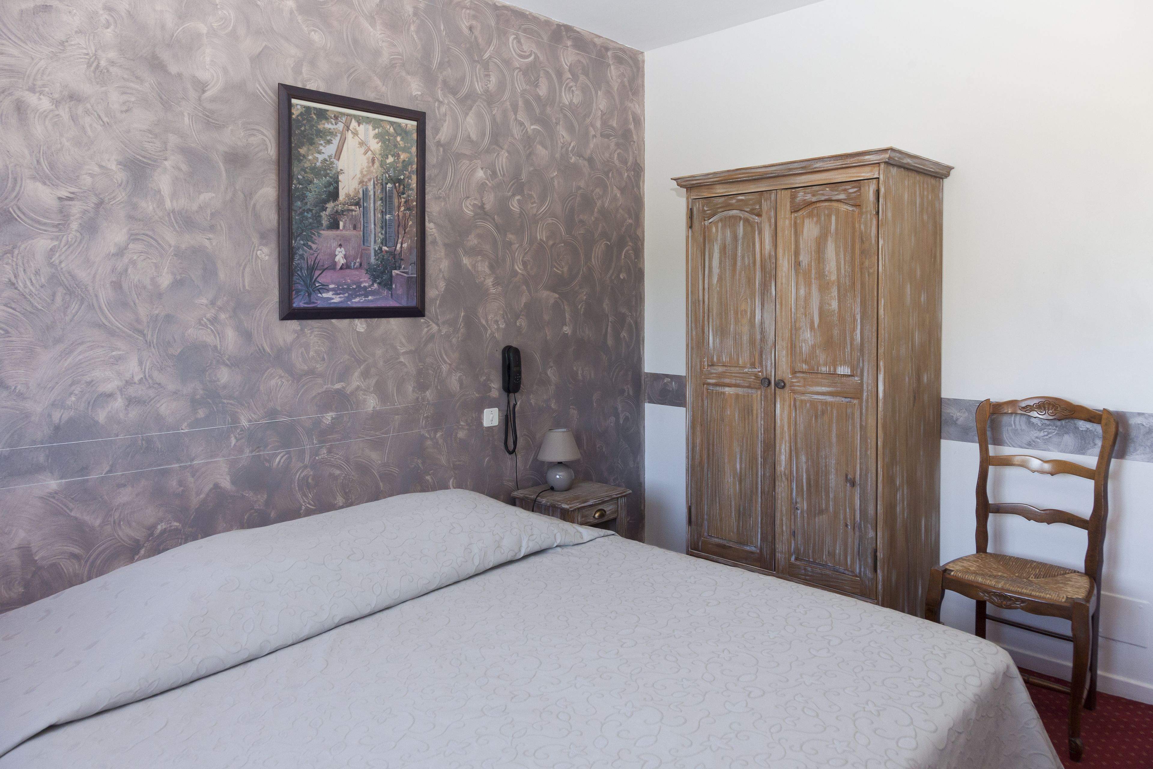 premium bedding, desk, soundproofing, free wifi