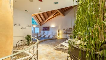 Salas para tratamentos a dois, sauna seca, banho turco/hammam