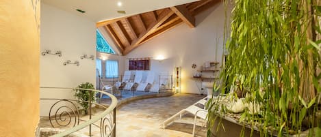 Salas para tratamentos a dois, sauna seca, banho turco/hammam