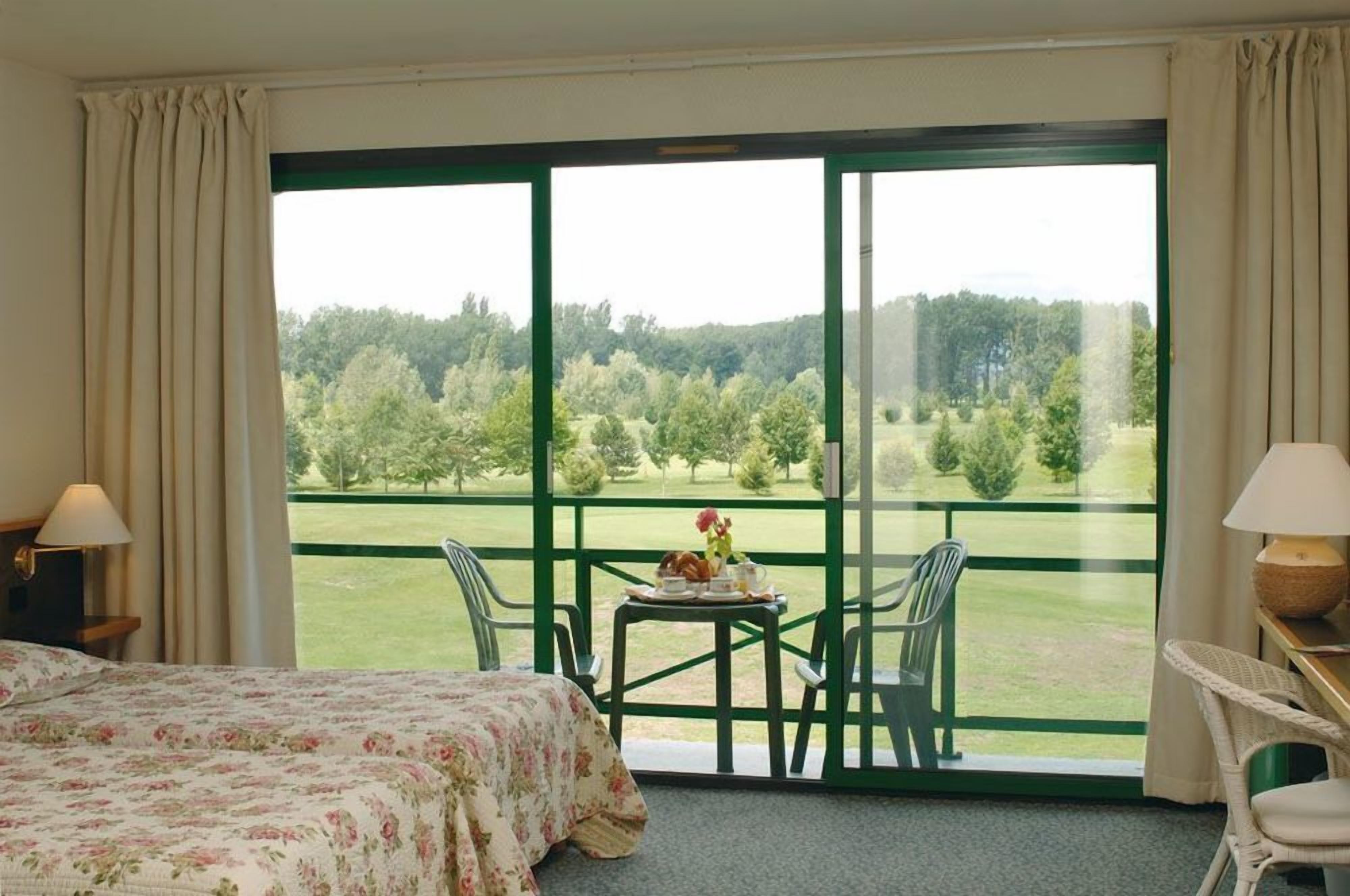 double room, non smoking, connecting rooms | in-room safe, individually decorated, individually furnished