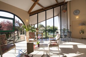 منطقة الجلوس في الردهة