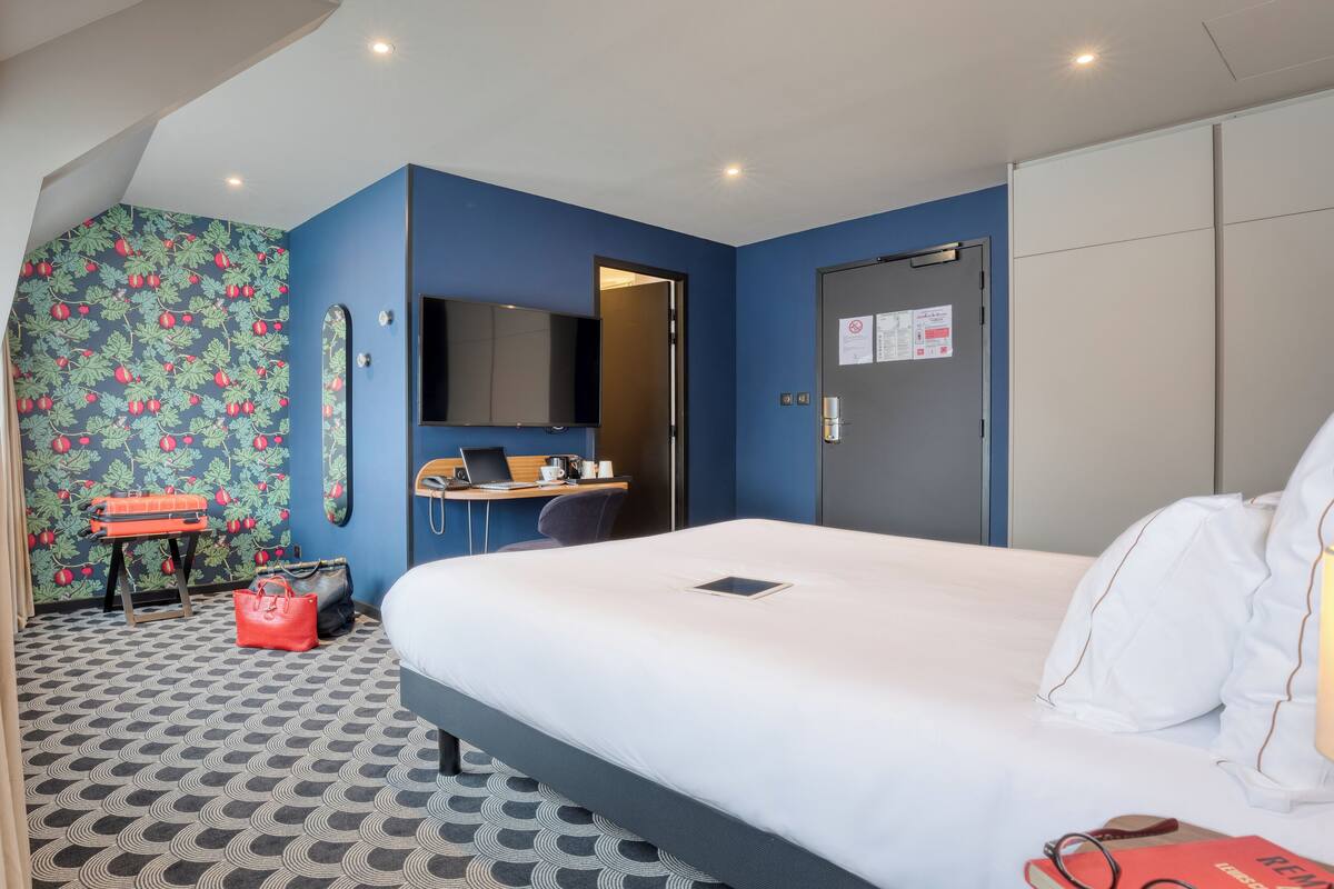 executive double room | desk, soundproofing, free wifi