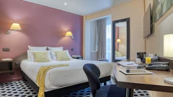 Escritorio, sistema de insonorización y wifi gratis