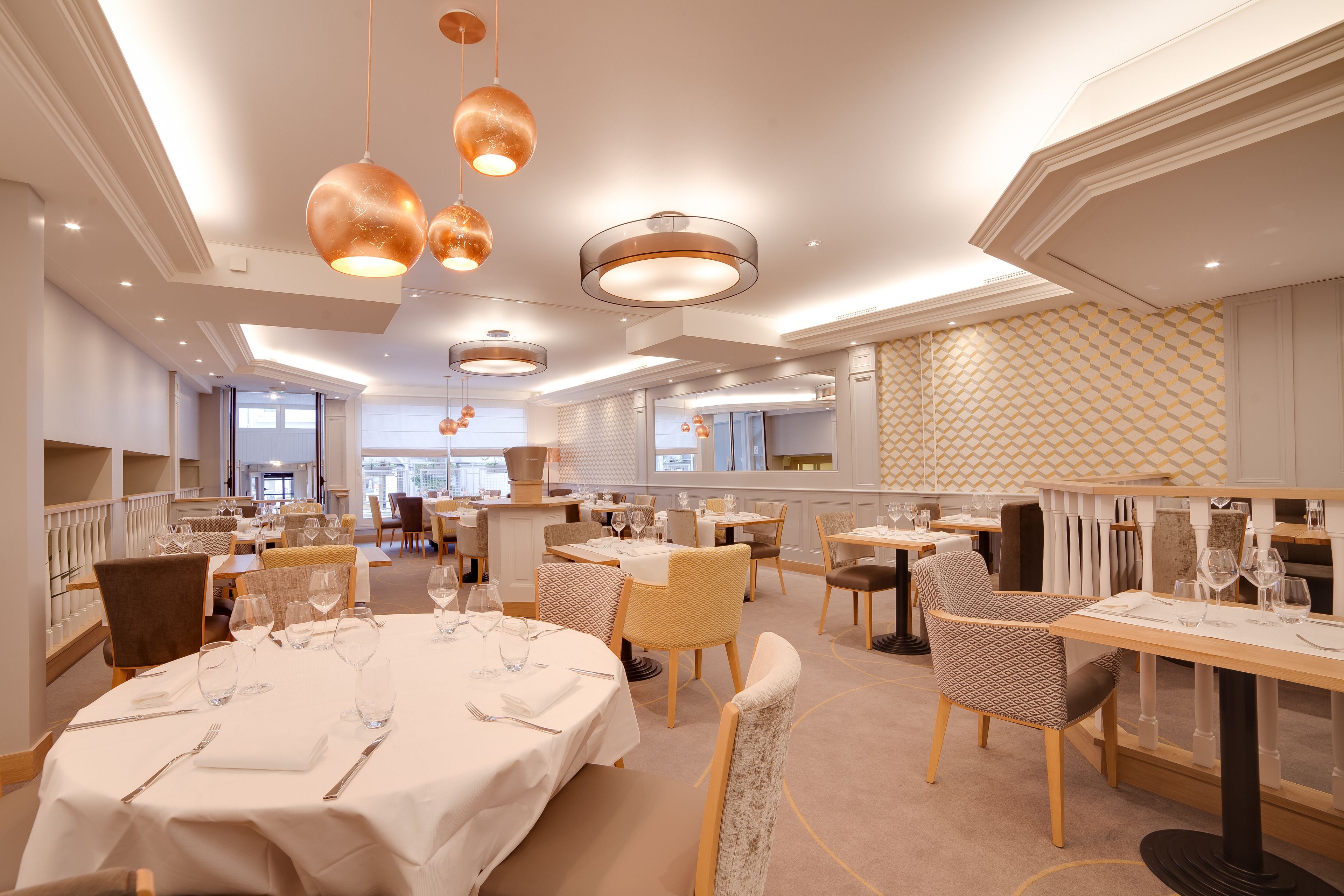 lunch and dinner served, french cuisine