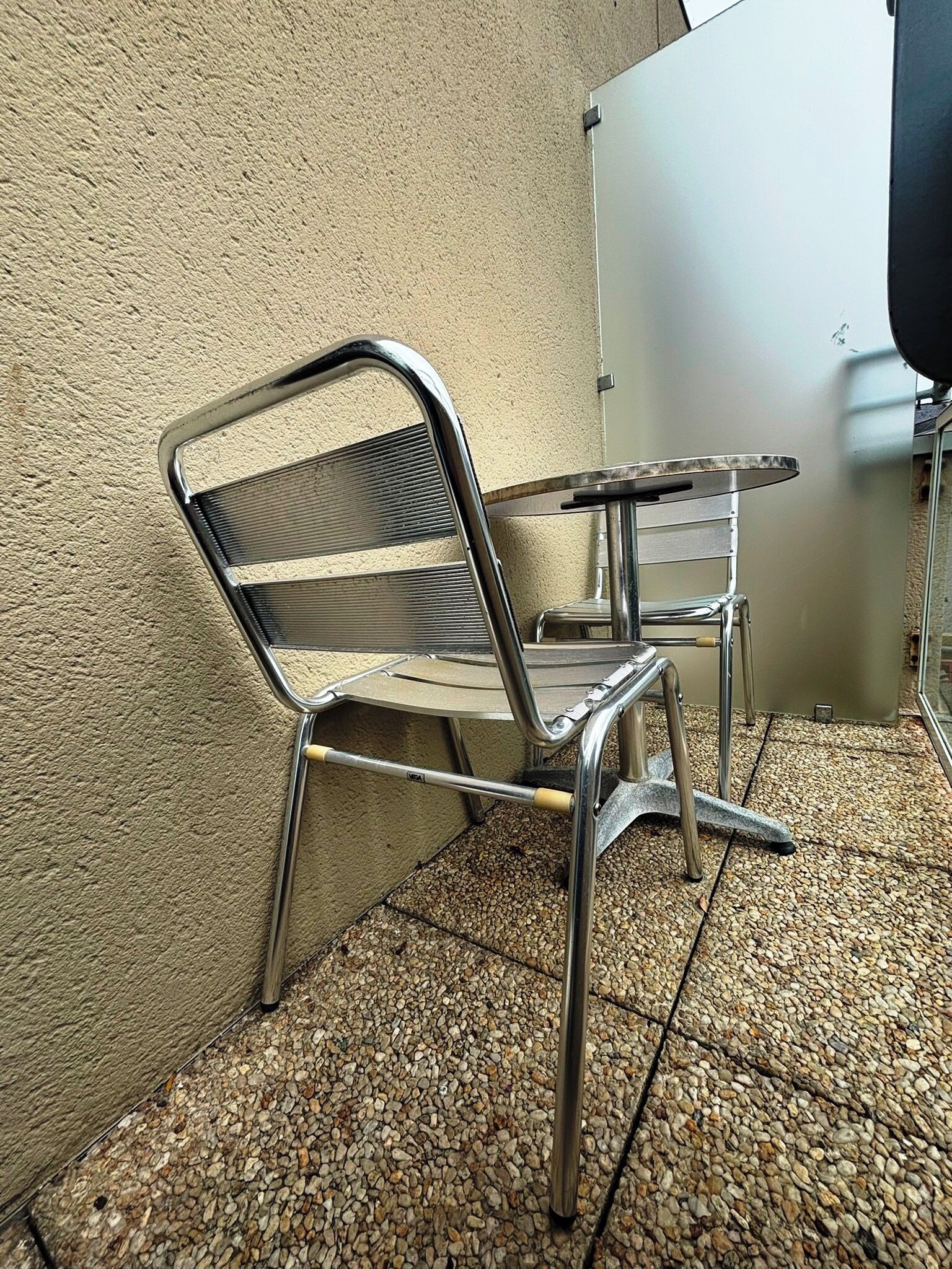 comfort room, courtyard view | terrace/patio