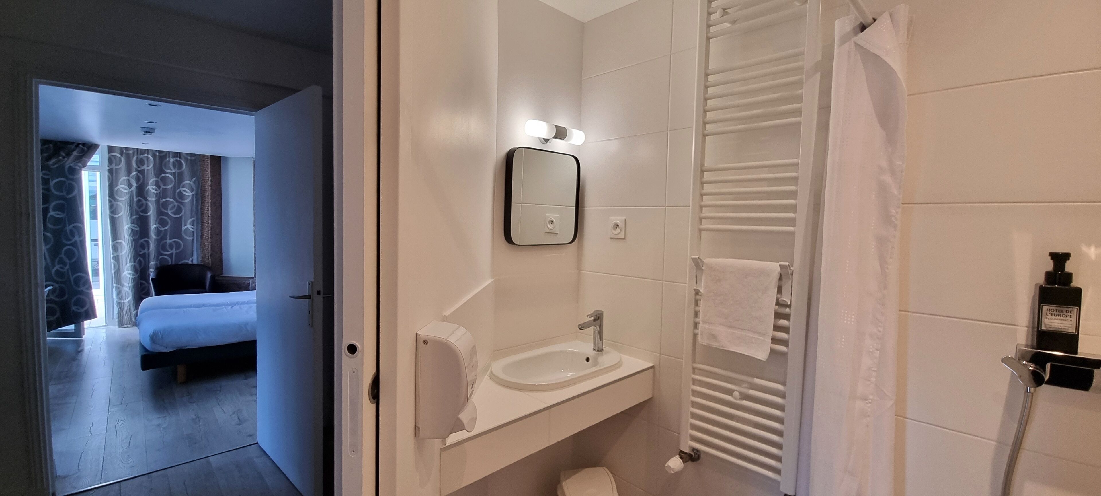 family room | bathroom | eco-friendly toiletries, hair dryer, towels, soap