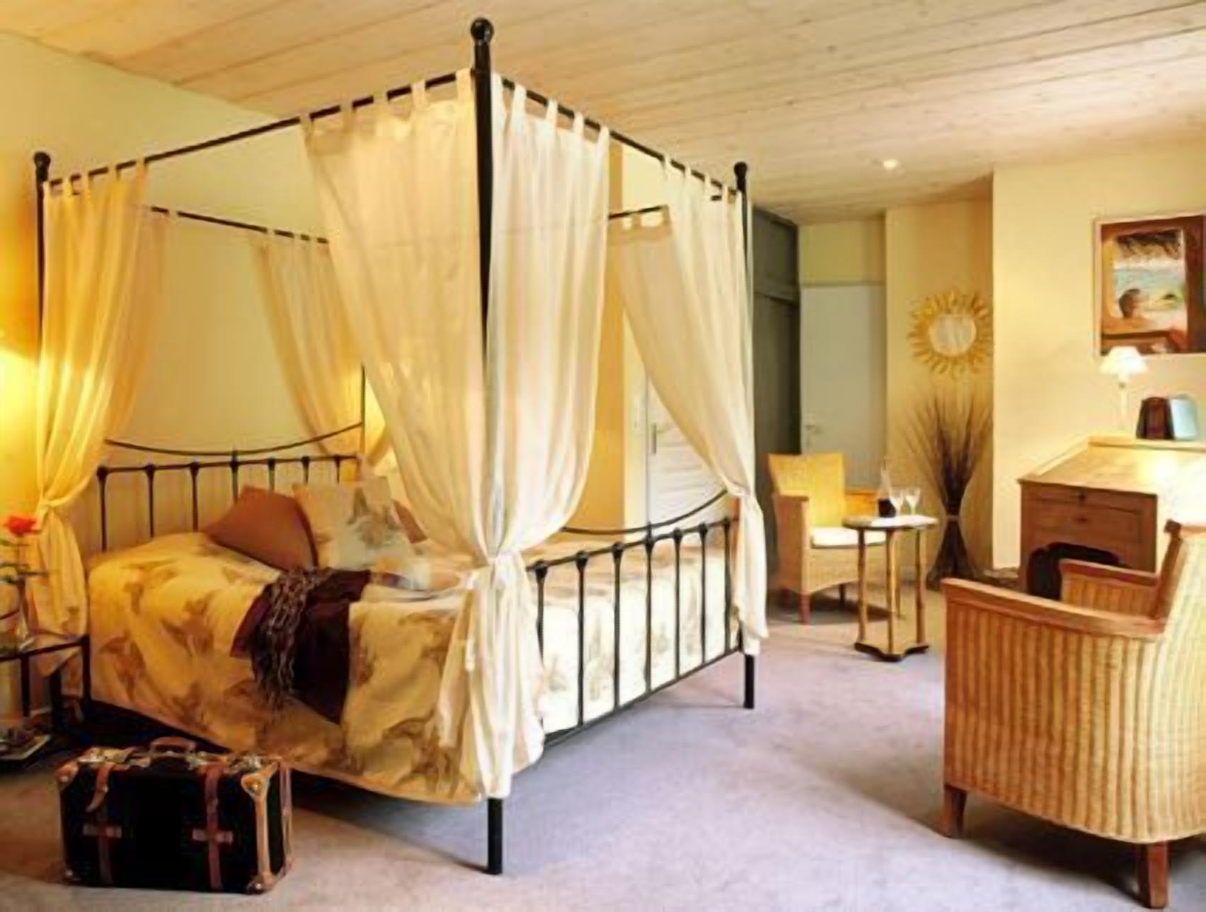 superior double room | in-room safe, blackout curtains, free wifi, bed sheets