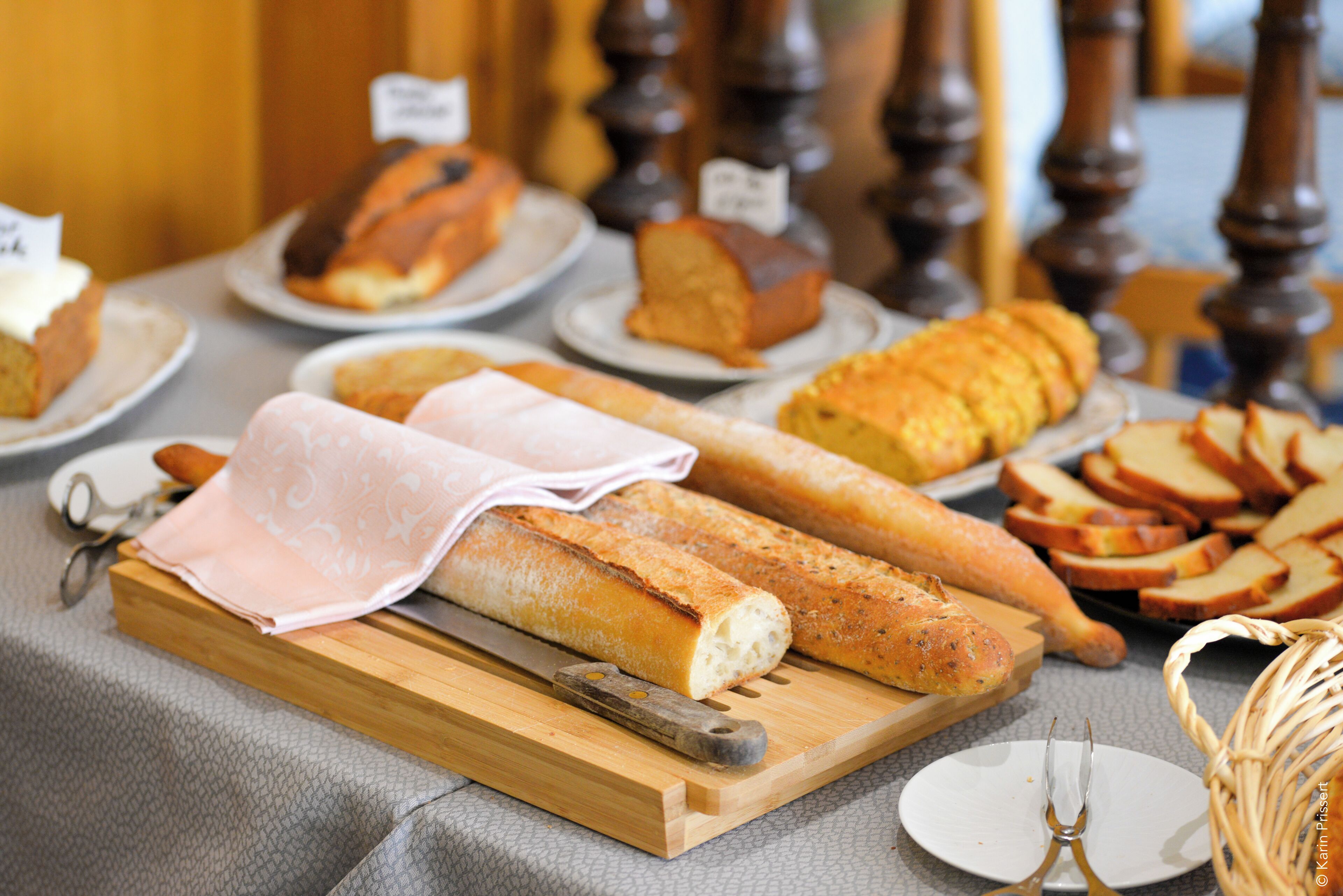 daily continental breakfast (eur 15 per person)