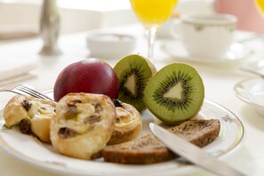 매일 뷔페 아침 식사(1인당 EUR 21)