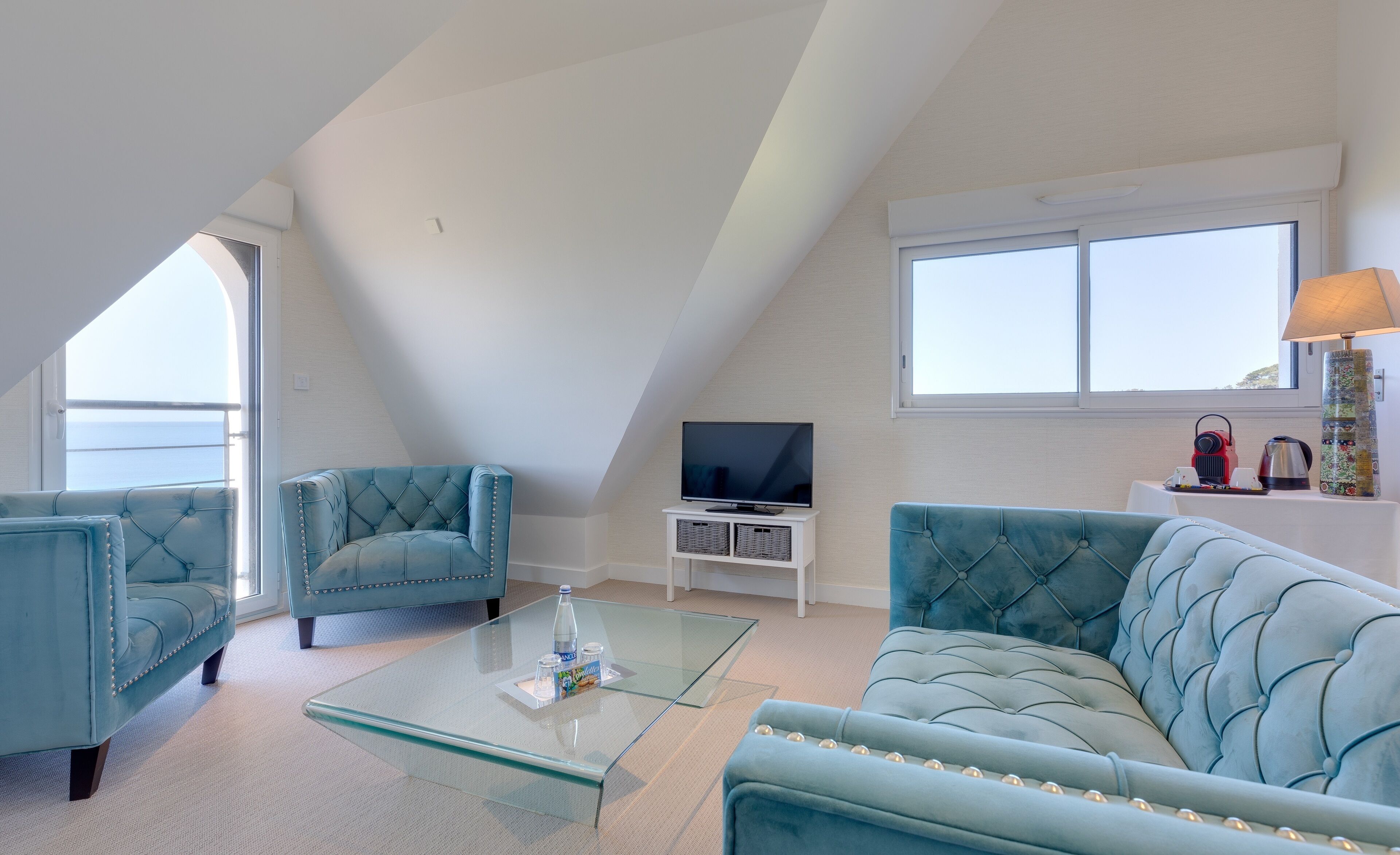 suite | premium bedding, in-room safe, blackout curtains, soundproofing