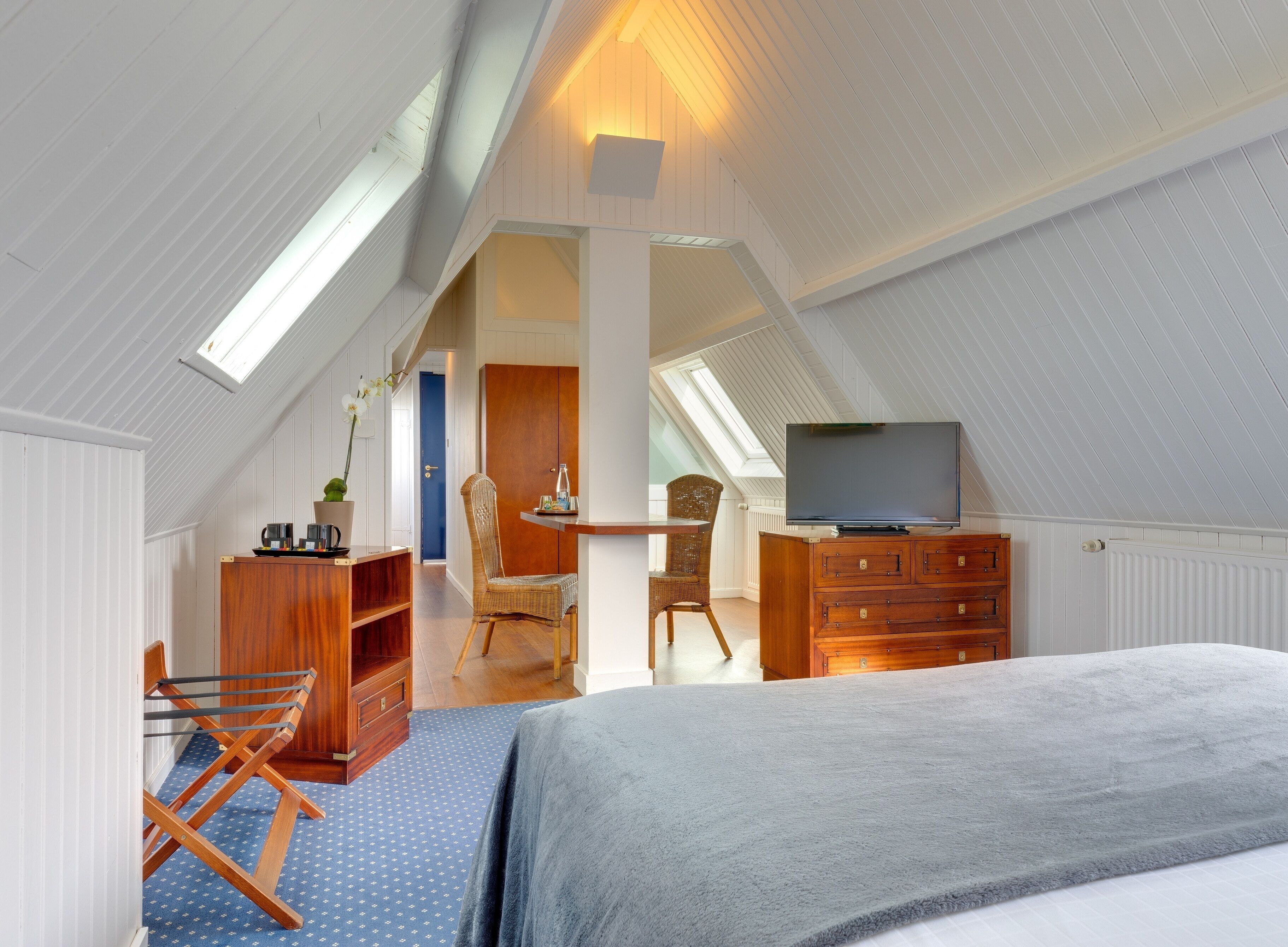 room (paquebot) | premium bedding, in-room safe, blackout curtains, soundproofing