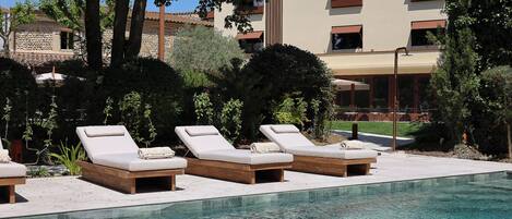 Piscine extérieure (ouverte en saison)