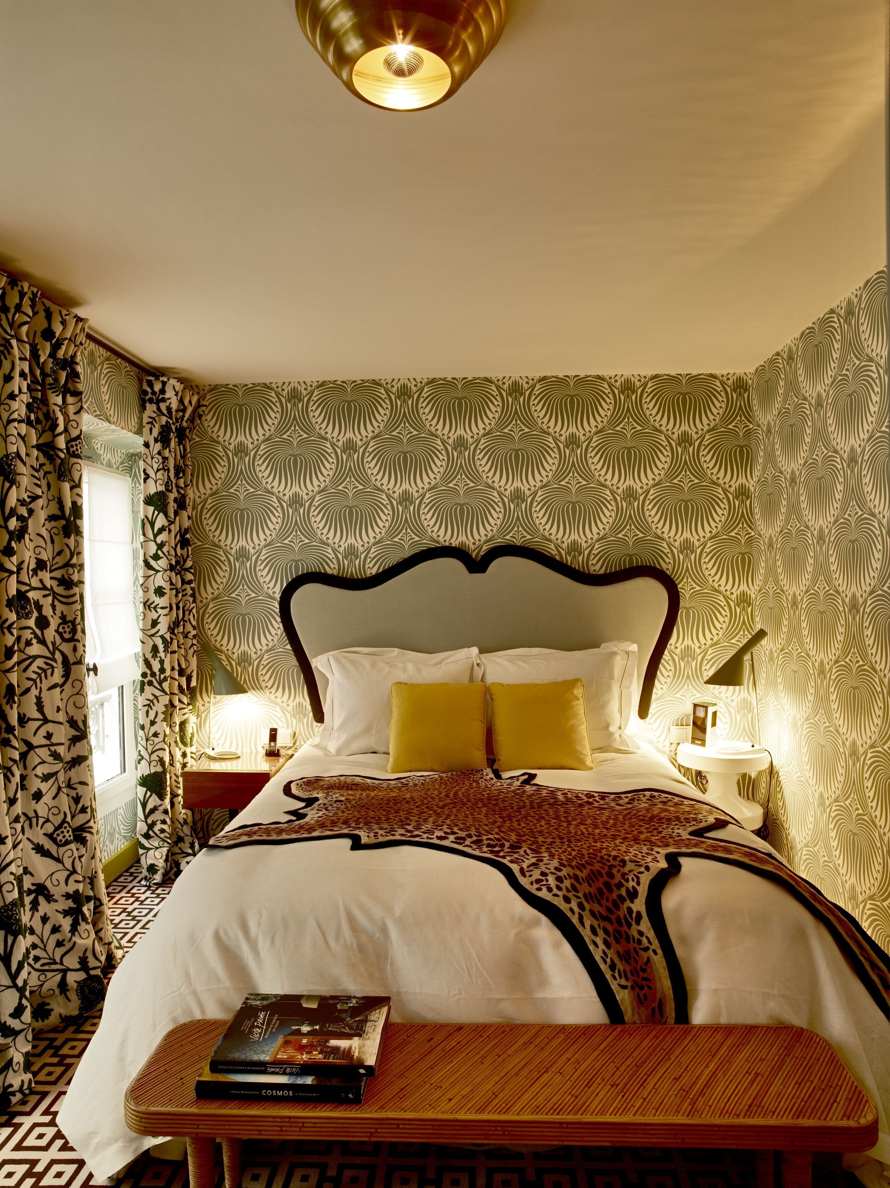 Premium bedding, down comforters, minibar, in-room safe