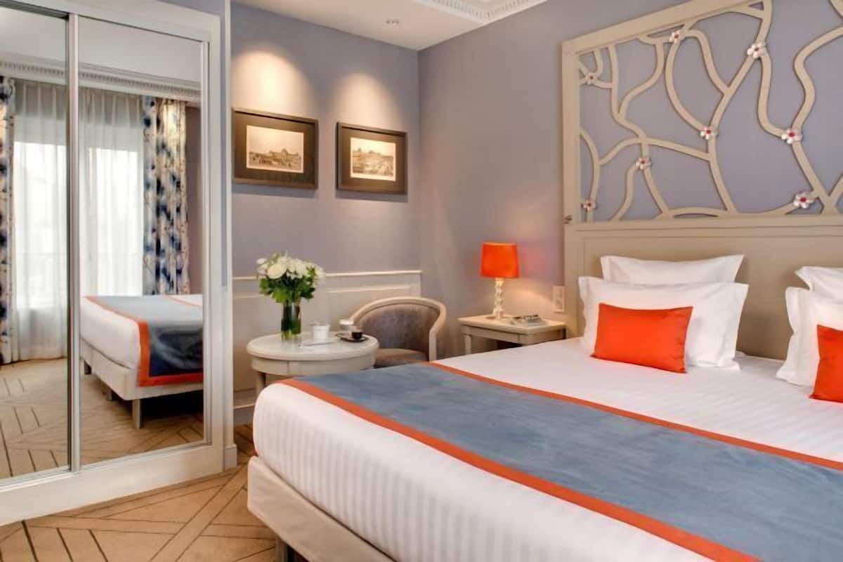 Premium bedding, in-room safe, desk, blackout curtains
