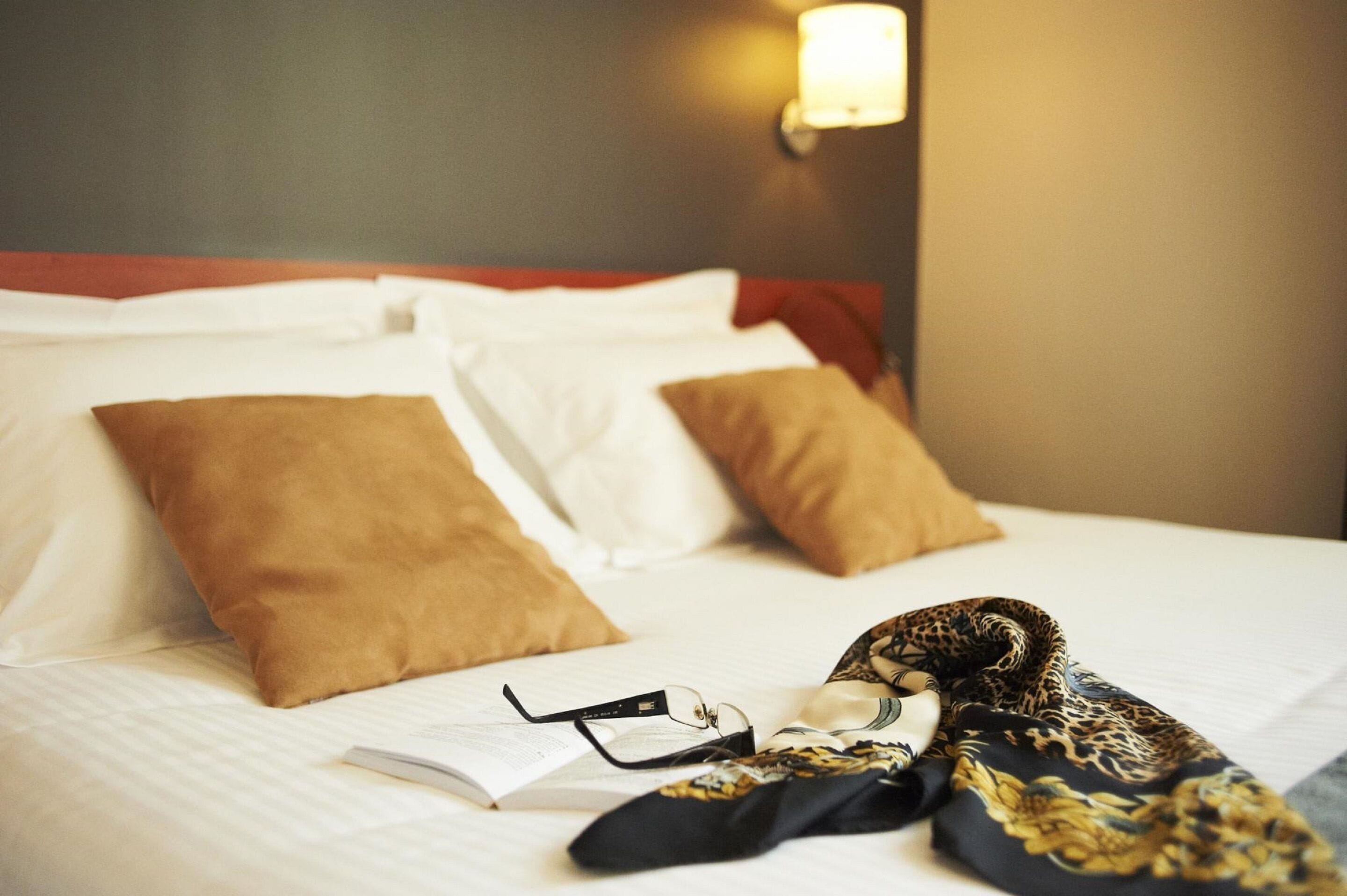 comfort double room | 1 bedroom, in-room safe, desk, iron/ironing board