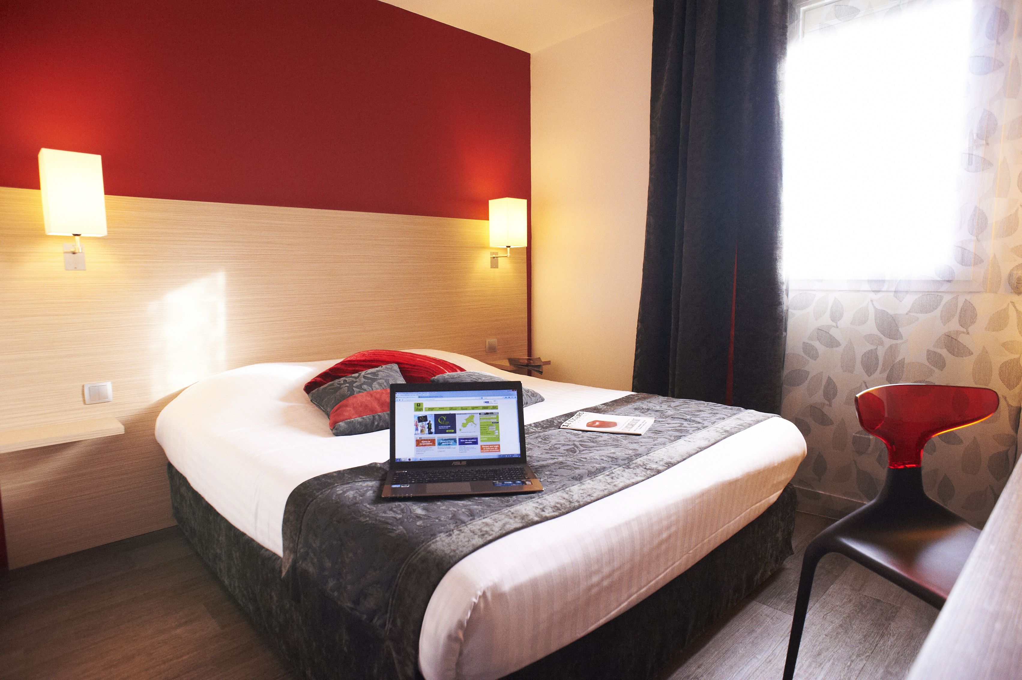 superior double room | 1 bedroom, in-room safe, desk, iron/ironing board