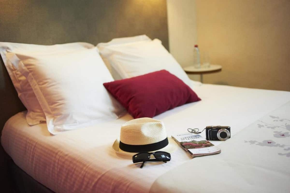 In-room safe, desk, iron/ironing board, free WiFi