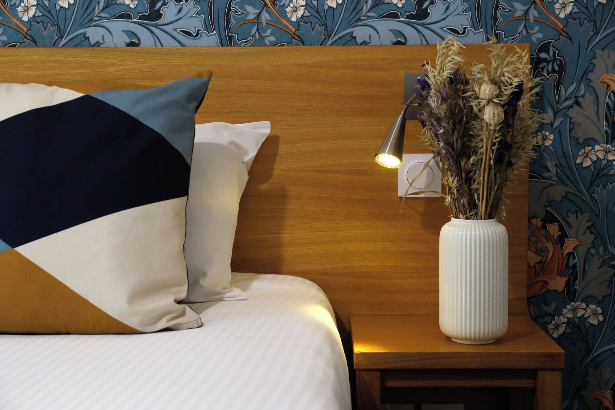 superior double room (shower) | desk, iron/ironing board, free wifi, bed sheets