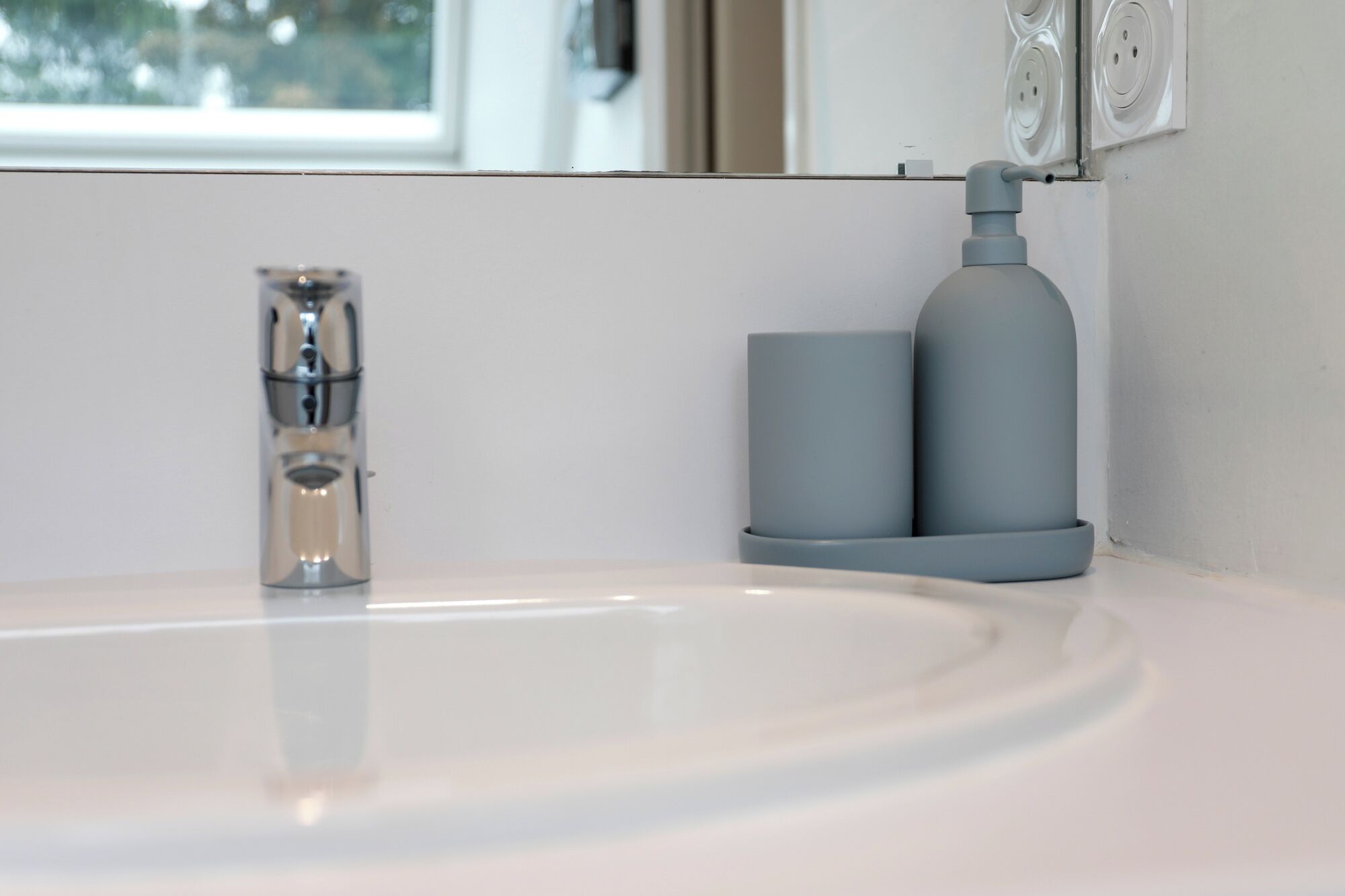 triple room | bathroom | shower, towels